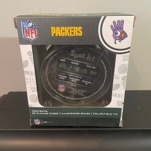 NFL Packers Spot It! Game with Green and Yellow NFL - MasterPieces Puzzle